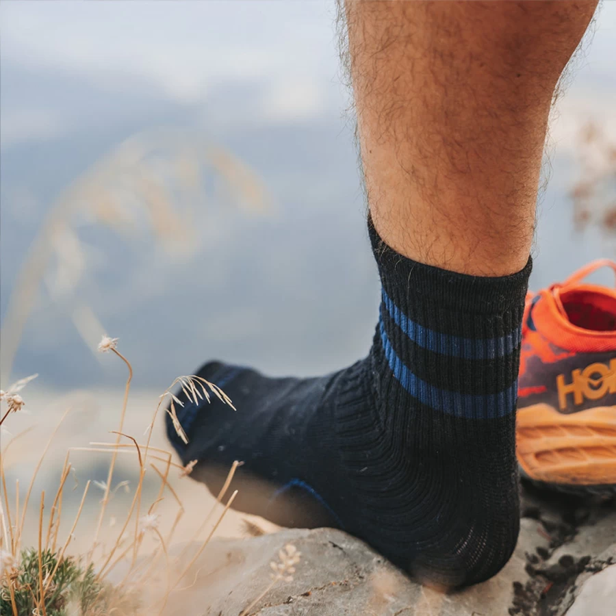 DUCKWORTH Lightweight Mid Crew Socks - Black, Comfortable Hiking & Everyday Wear